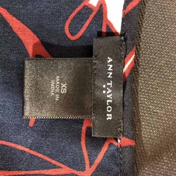 Ann Taylor V-neck Blouse - Picture 3 of 7